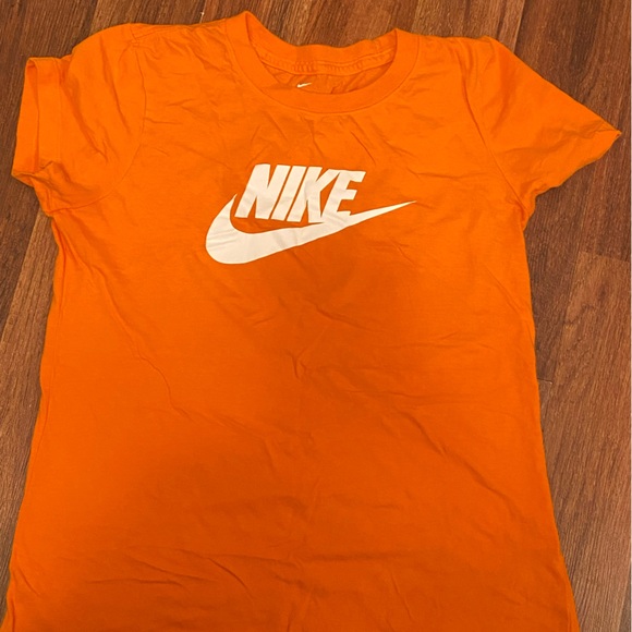 Nike Tee and Pro Dri-Fit Activewear Combo - Picture 1 of 7